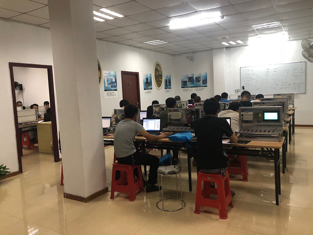 現(xiàn)場(chǎng)學(xué)員實(shí)操