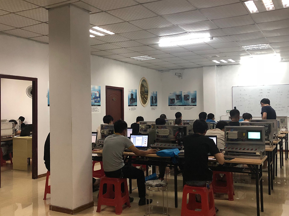 三菱現(xiàn)場(chǎng)一對(duì)一實(shí)操輔導(dǎo)